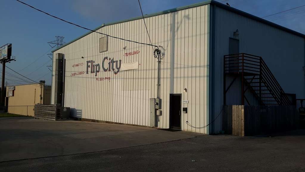 Flip City | 13775 Higgins Rd, San Antonio, TX 78217, USA | Phone: (210) 655-7951