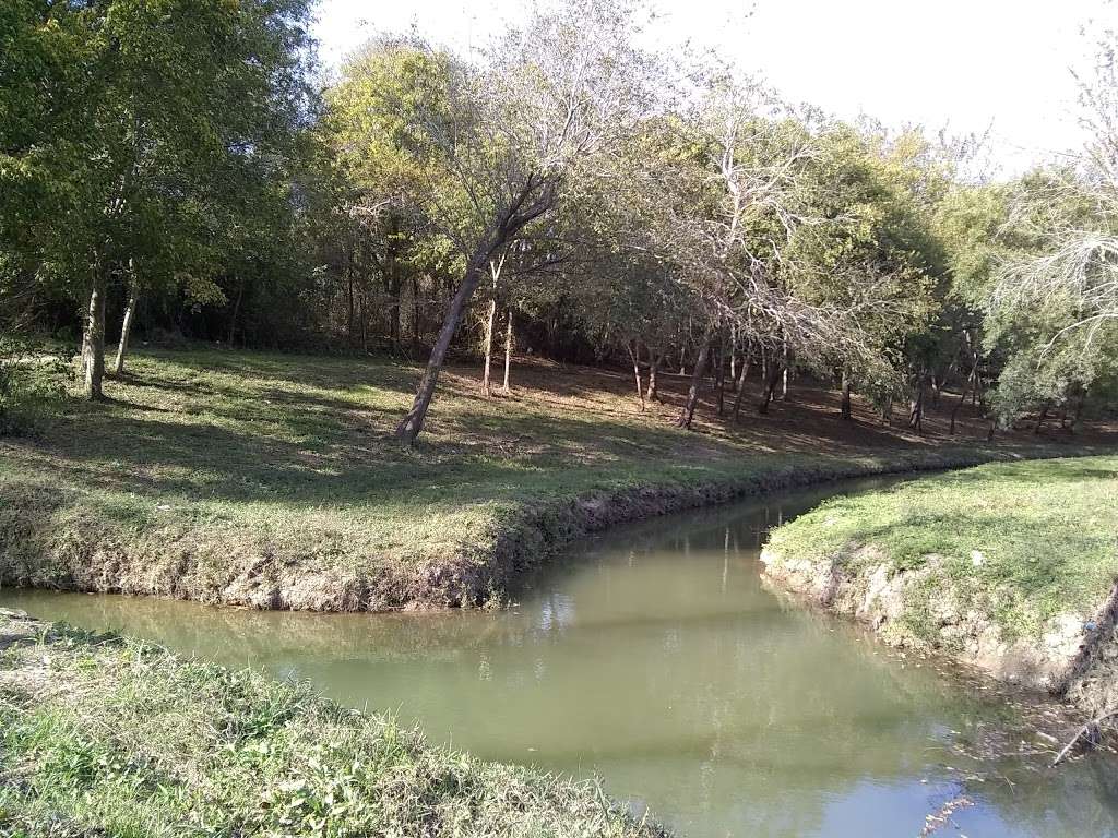 Armand Bayou Hike & Bike Trail - Fairmont Parkway Trail Head | 7123 Red Coral Dr, Pasadena, TX 77505