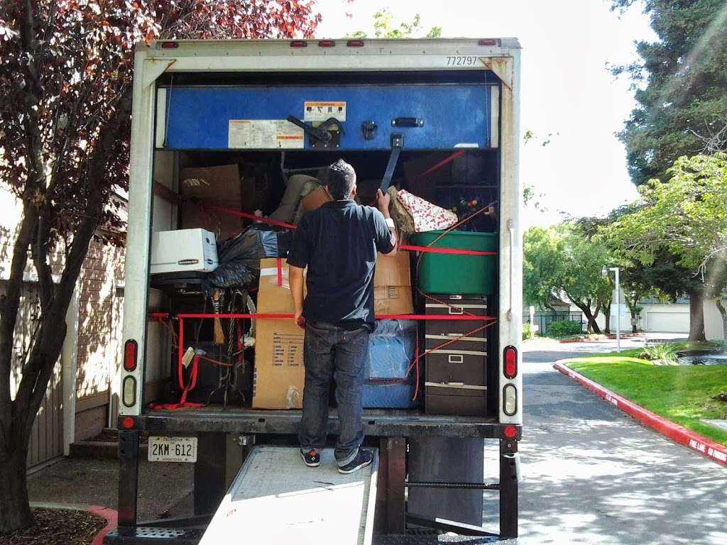 moving labor cesar | 4639 Fairfax Ave, Oakland, CA 94601, USA | Phone: (510) 379-0883