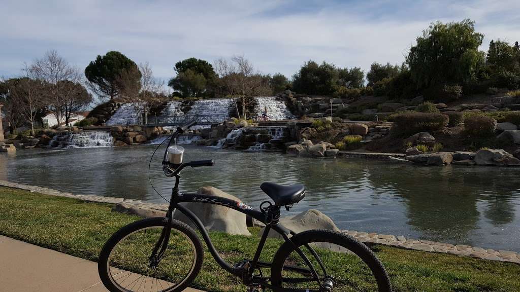 Bollinger Canyon Fountain | Bollinger Canyon Rd & S Chanterella Dr, San Ramon, CA 94582, USA | Phone: (925) 973-2800