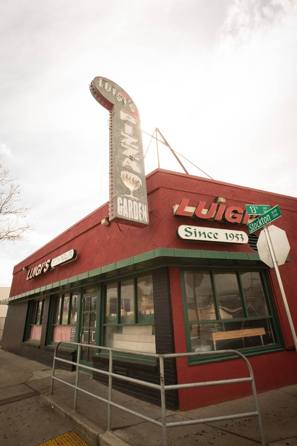 Luigis Pizza Parlor | 3800 Stockton Blvd, Sacramento, CA 95820, USA | Phone: (916) 456-0641