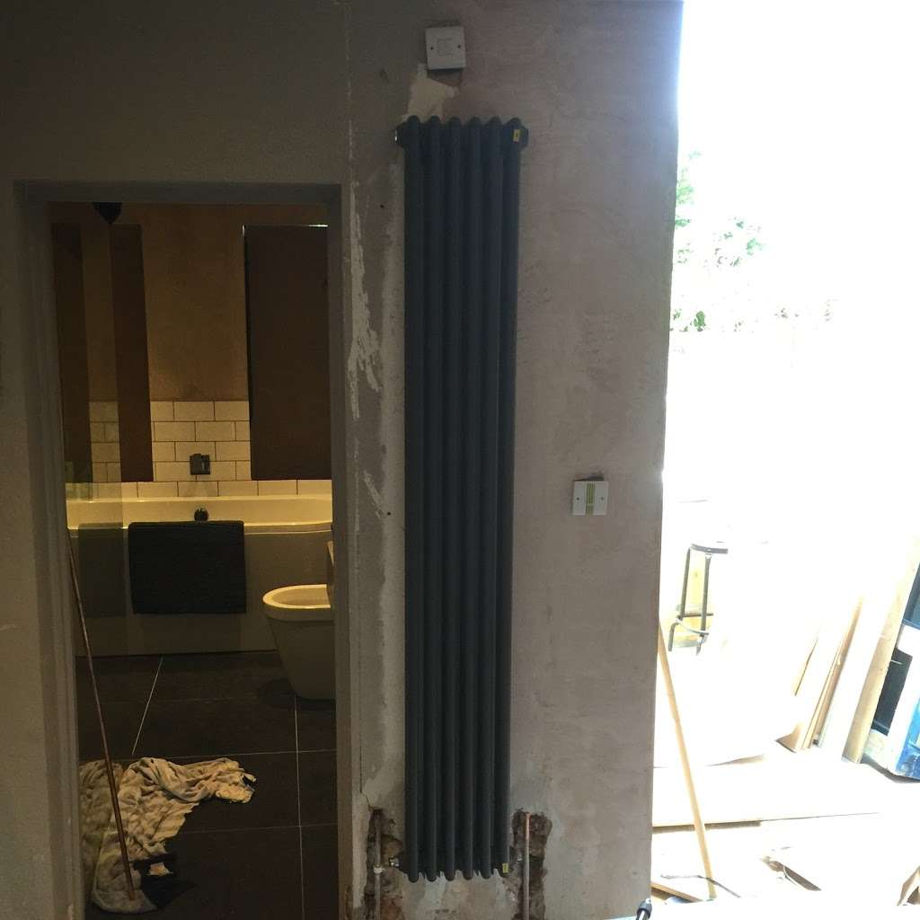 James Plumbing And Heating Services Ltd | 126 Purfleet Rd, Aveley, South Ockendon RM15 4EA, UK | Phone: 07725 616036