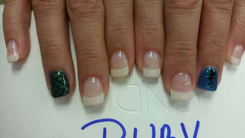 Happiness Nails & Spa | 2669 Gateway Rd #102, Carlsbad, CA 92009, USA | Phone: (760) 603-9604