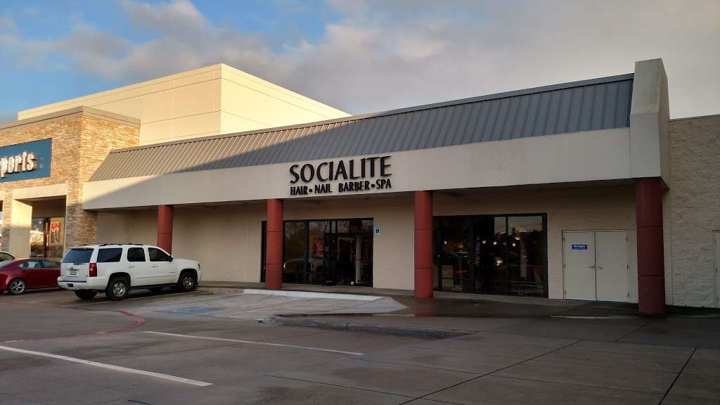 Socialite Hair Nail Barber Spa | 6464 Northwest Hwy, Dallas, TX 75214, USA | Phone: (214) 368-1600