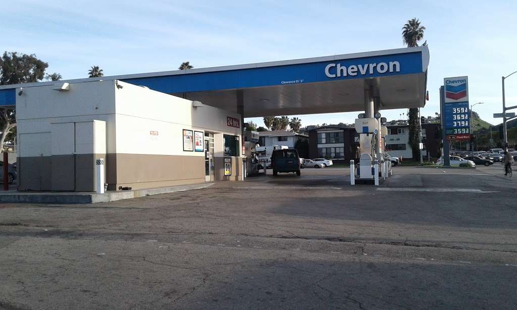 Chevron | 3300 La Cienega Blvd, Los Angeles, CA 90016, USA | Phone: (323) 935-9350