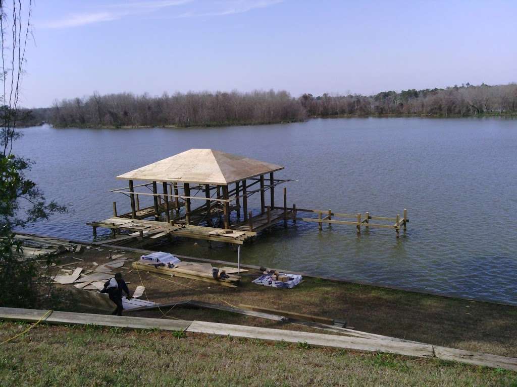 Bulkheads & Boat Lifts | 119 Collins Dr, Huffman, TX 77336 | Phone: (281) 324-2452