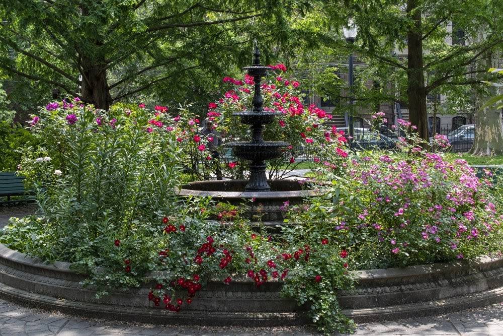 Van Vorst Park | 257-287 Montgomery St, Jersey City, NJ 07302, USA | Phone: (201) 547-4449