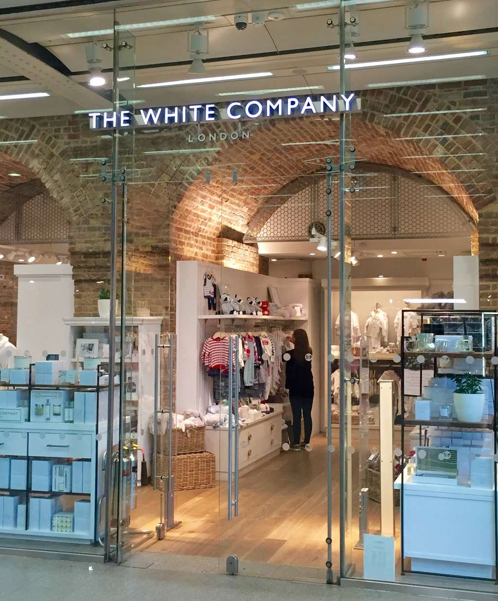 The White Company | The Arcade, Lower Concourse, St Pancras International Station, Pancras Rd, Kings Cross, London NW1 2QP, UK | Phone: 020 3589 0525