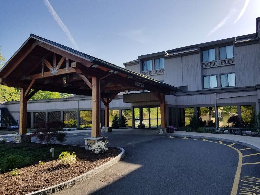 Heritage Hotel and Conference Center | 522 Heritage Rd, Southbury, CT 06488, USA | Phone: (203) 264-8200