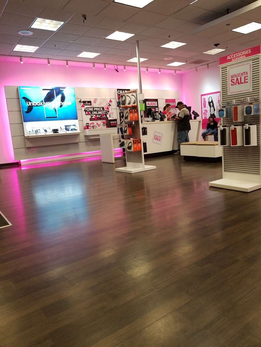 T-Mobile | 751 Center Dr, San Marcos, CA 92069, USA | Phone: (760) 480-0450