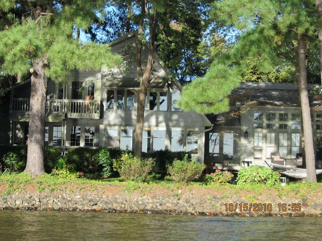 Lake Enclave on LKN Vacation Home | 644 Isle of Pines Rd, Mooresville, NC 28117, USA | Phone: (704) 500-1020