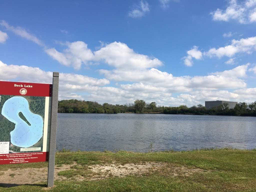 Beck Lake Dog Park | 1000 East River Road, Des Plaines, IL 60016, USA | Phone: (800) 870-3666