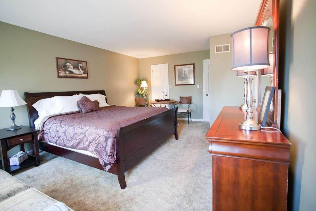 Stumptown Manor Bed & Breakfast | 2363 Stumptown Rd, Lancaster, PA 17602, USA | Phone: (717) 393-8224