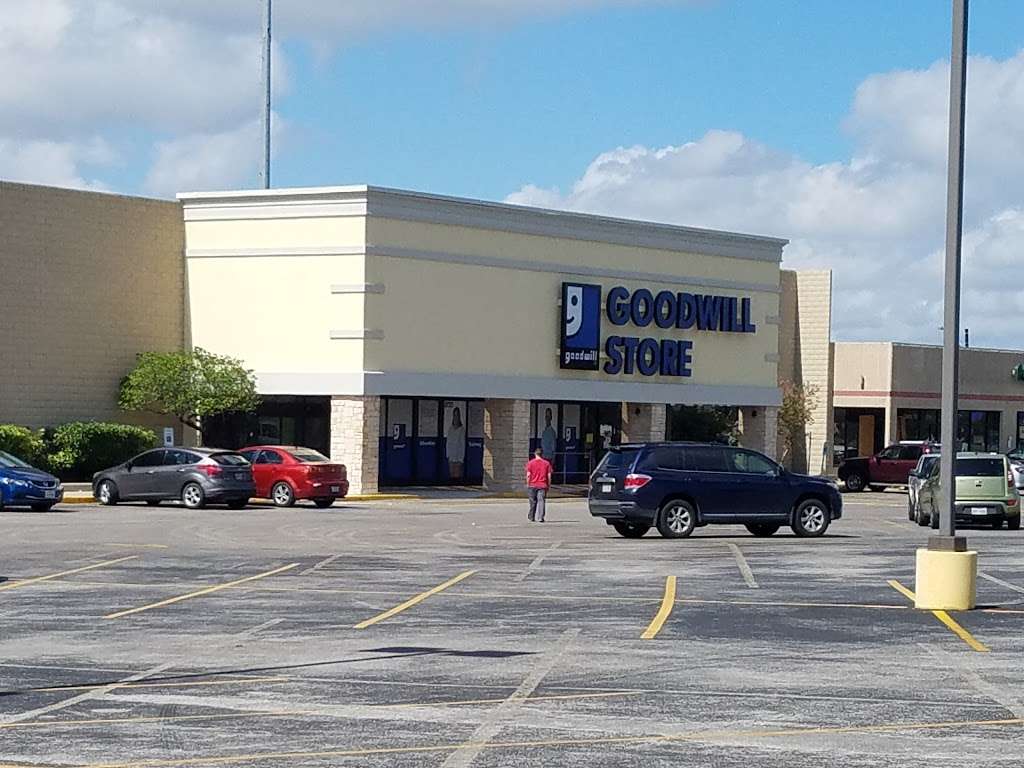 Goodwill Store and Donation Station | 5722 Walzem Rd #103, San Antonio, TX 78218, USA | Phone: (210) 924-8581