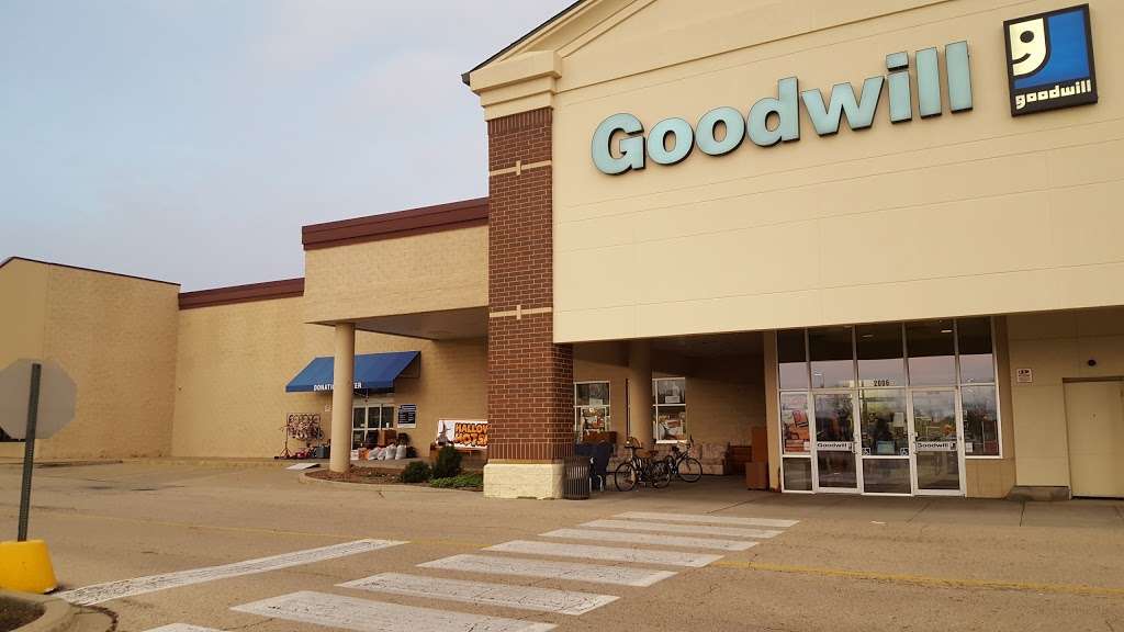 Goodwill Industries McHenry | 2006 N Richmond Rd, McHenry, IL 60051, USA | Phone: (815) 385-3160