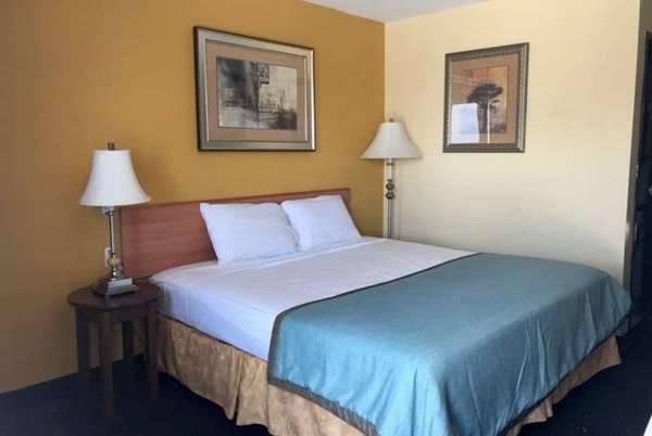 Travelodge by Wyndham Albuquerque East | 601 Paisano St NE, Albuquerque, NM 87123, USA | Phone: (505) 273-3042