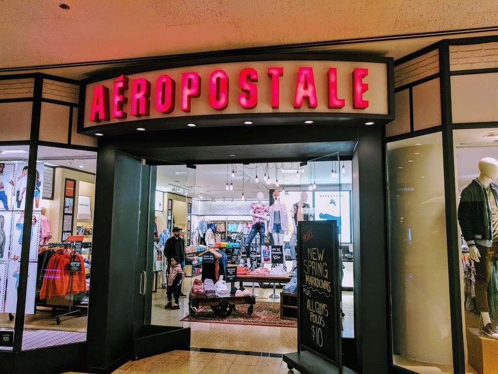 Aéropostale | 835 N Michigan Ave, Chicago, IL 60611, USA | Phone: (312) 787-2466