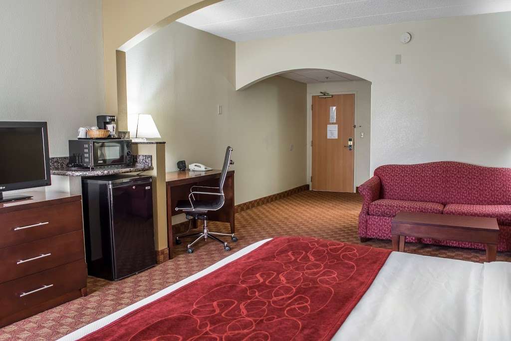 Quality Inn & Suites Hagerstown | 920 Dual Hwy, Hagerstown, MD 21740, USA | Phone: (301) 739-9050