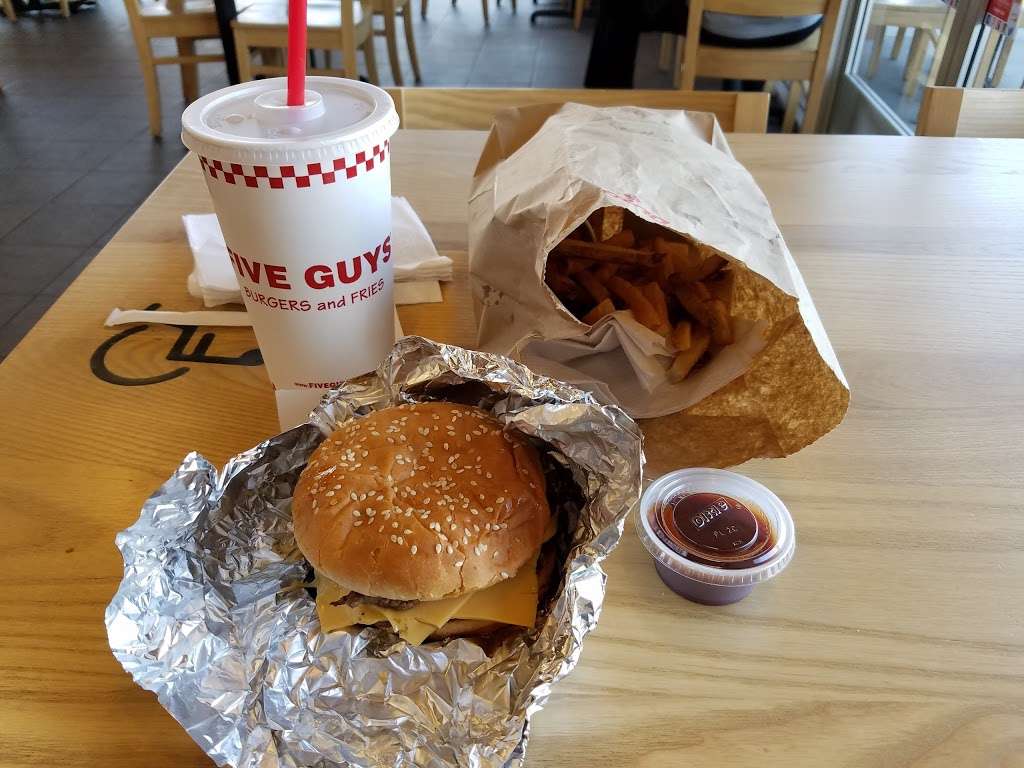 Five Guys | 39332 10th St W, Palmdale, CA 93551, USA | Phone: (661) 225-9880