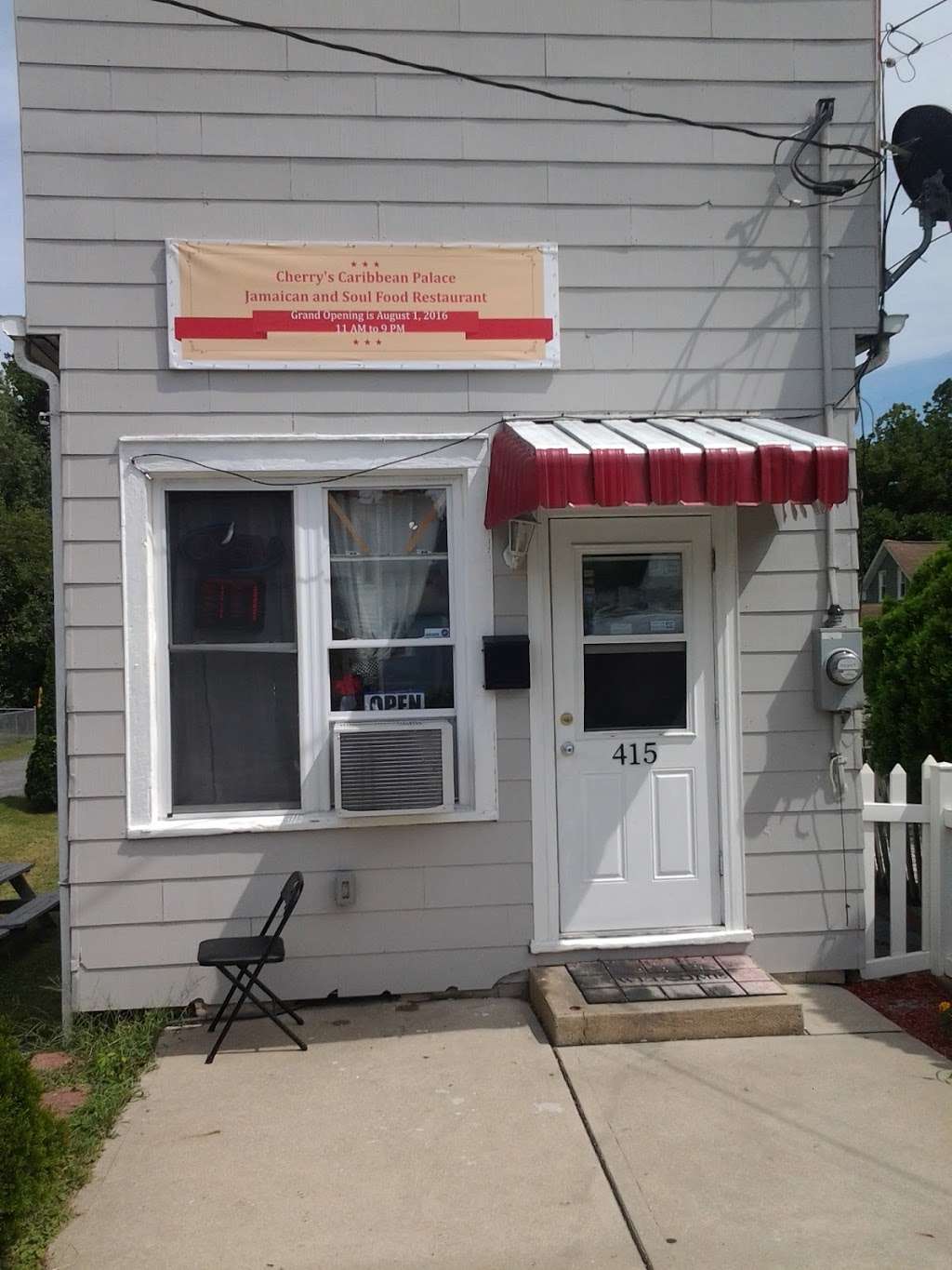 Cherrys Caribbean Palace - Jamaican and Soul Food | 415 Main St, Freemansburg, PA 18017 | Phone: (610) 419-4456