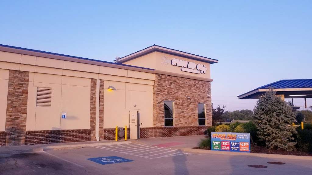 Splash and Go Car Wash | 100 SW Raintree Plaza Dr, Lees Summit, MO 64082, USA | Phone: (816) 537-7574