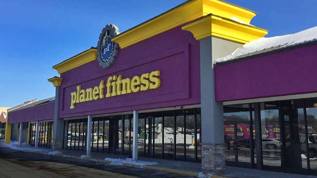 Planet Fitness | 715 Crescent St, Brockton, MA 02302, USA | Phone: (508) 510-4936