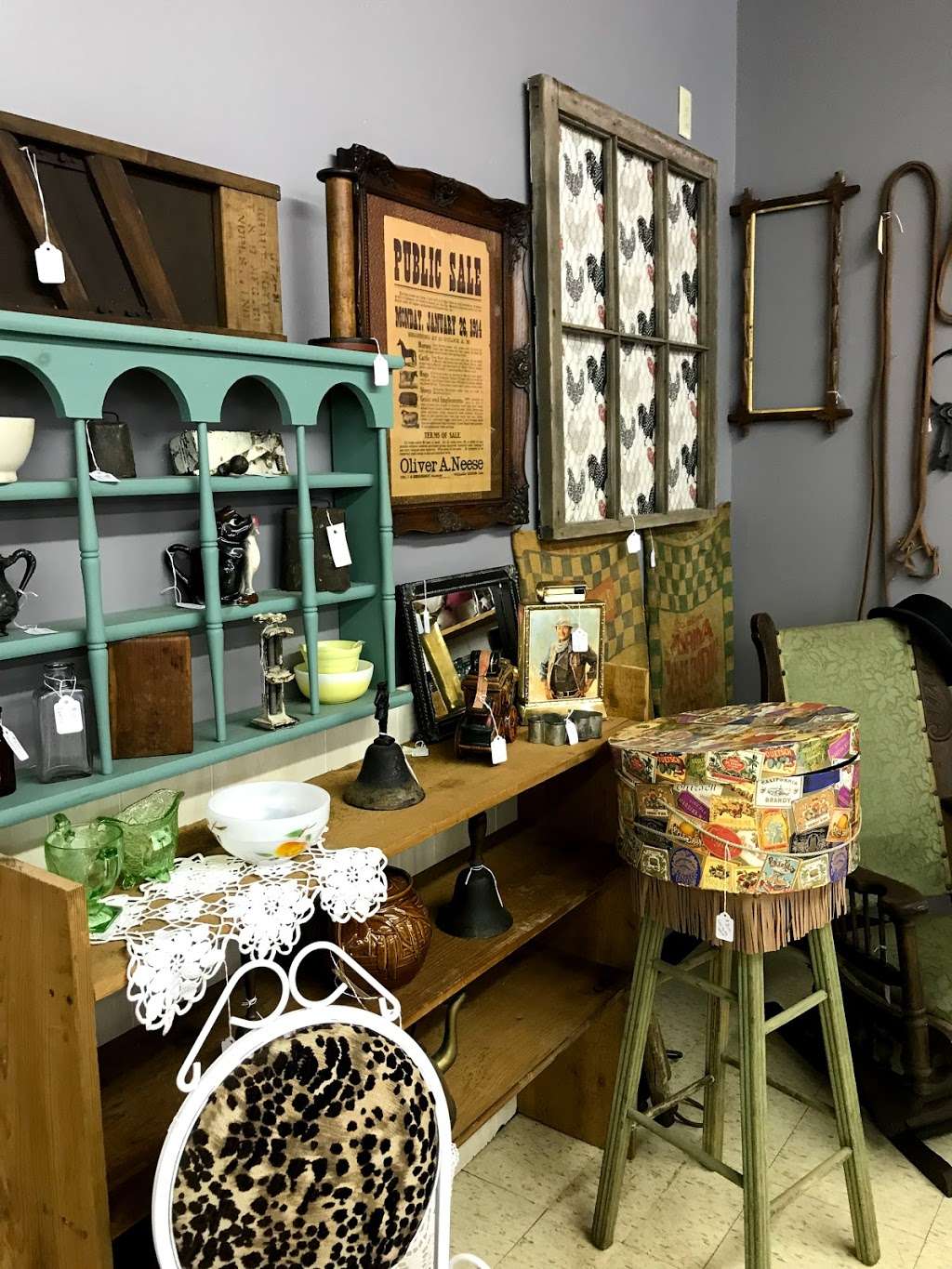 Simply Rustik Boutique, Decor & Gifts | 235 S Main St, Cloverdale, IN 46120, USA | Phone: (765) 721-4230
