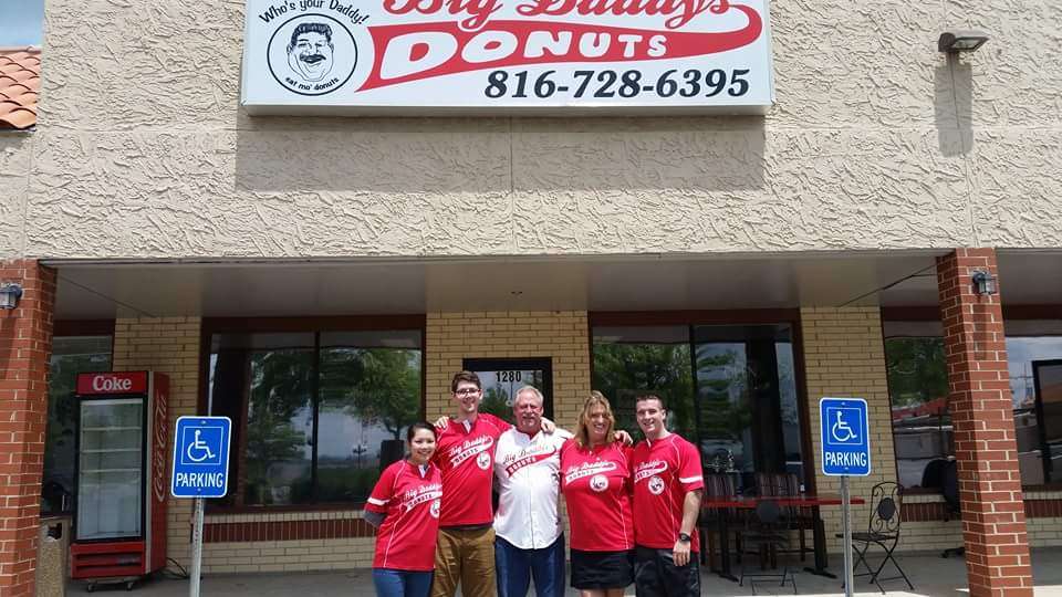 Big Daddys Donuts | 1280 W Foxwood Dr, Raymore, MO 64083, USA | Phone: (816) 728-6395