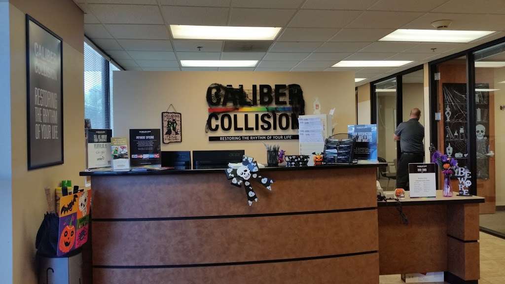 Caliber Collision | 12695 Auto Mall Dr, Moreno Valley, CA 92555, USA | Phone: (951) 485-0645