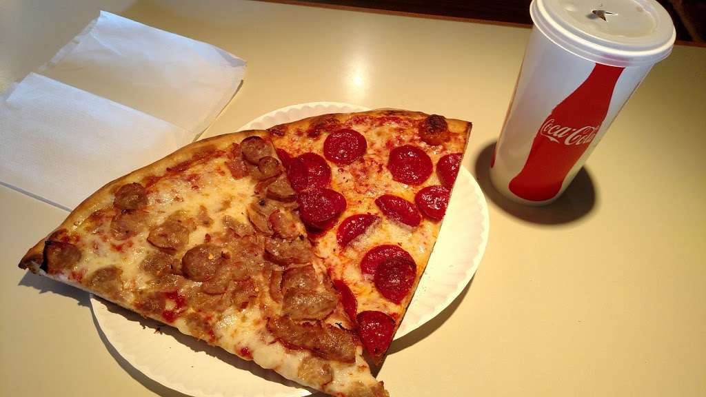 Lennys Pizza & Family Restaurant | 88 Morristown Rd, Bernardsville, NJ 07924, USA | Phone: (908) 766-0465
