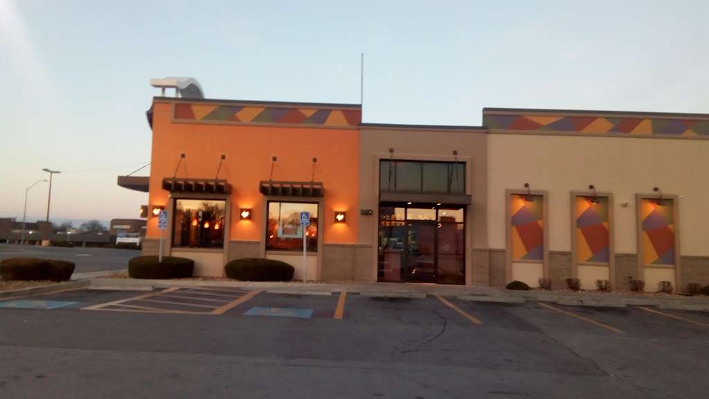 Taco Bell | 2825 NE Vivion Rd, Kansas City, MO 64119, USA | Phone: (816) 452-2848