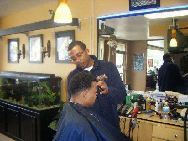 Daves Cut Above Barber Shop | 416 W 144th St, Riverdale, IL 60827 | Phone: (708) 201-8141