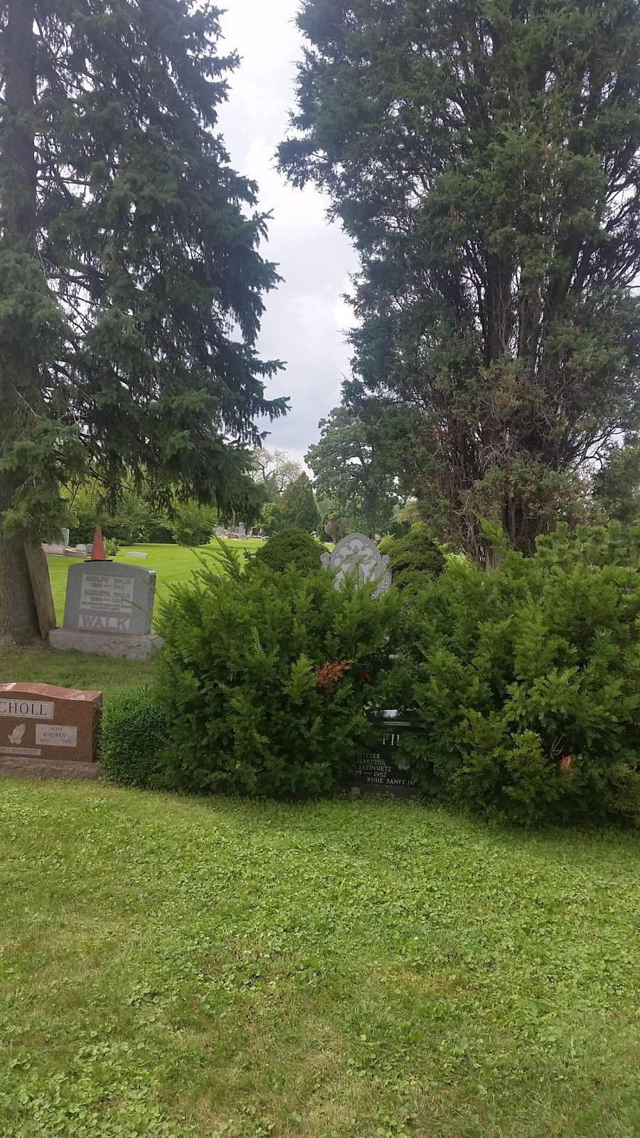 St Luke Cemetery | 5300 N Pulaski Rd, Chicago, IL 60630, USA | Phone: (773) 588-0049