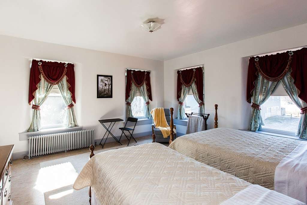 Red Rose Bed & Breakfast | 441 Mt Sidney Rd, Lancaster, PA 17602, USA | Phone: (717) 288-8525