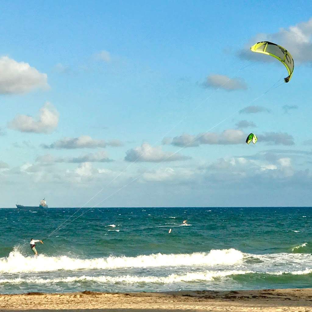 Kiteboarding beach. | Fort Lauderdale, FL 33316, USA