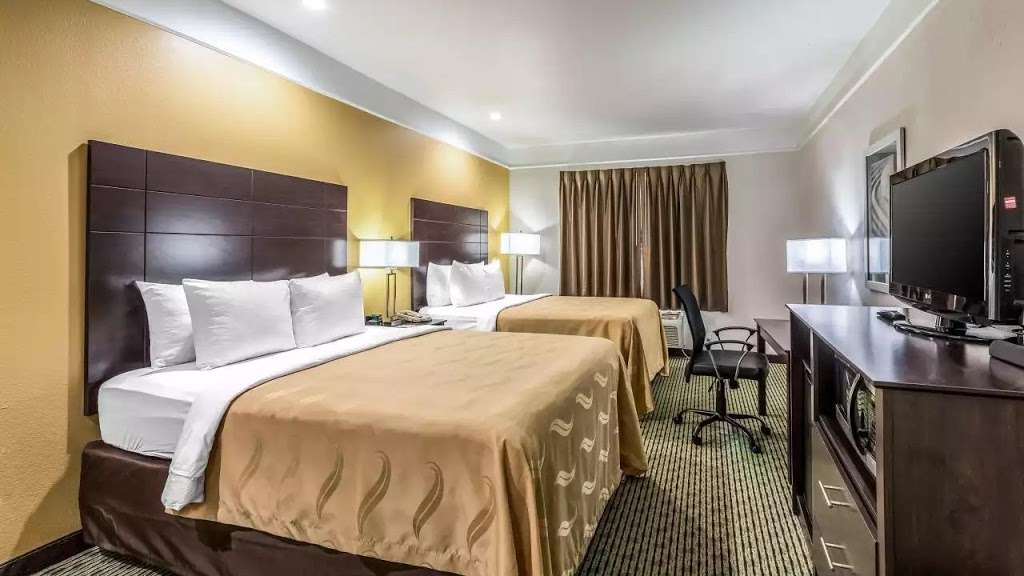 Quality Inn & Suites Seaworld North | 9522 Brimhall Road, San Antonio, TX 78254, USA | Phone: (210) 775-5468