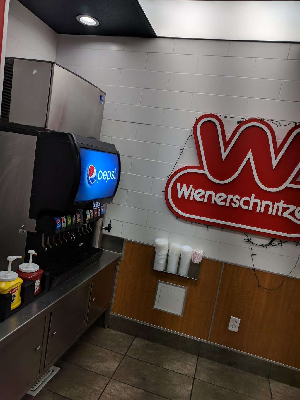 Wienerschnitzel | 13543 Florence Ave, Whittier, CA 90605, USA | Phone: (562) 777-0355