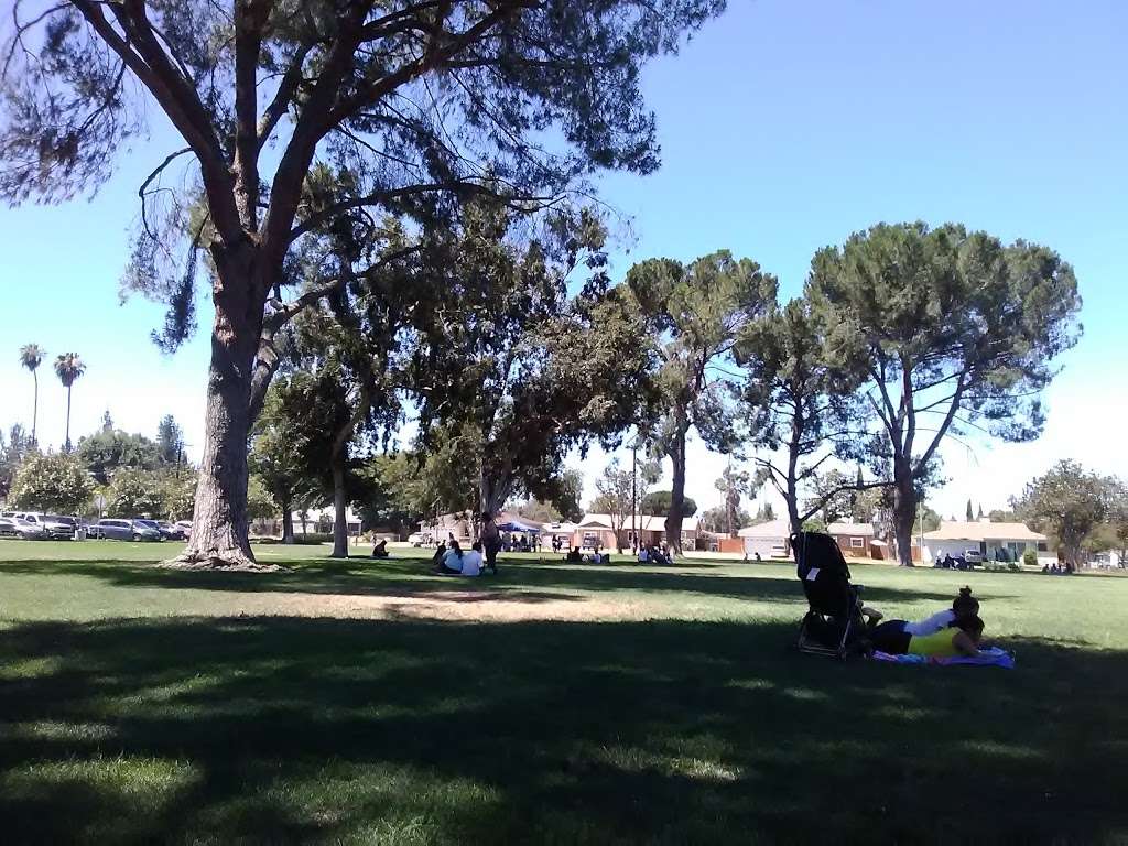 Don Jones Park | 3995 Jefferson St, Riverside, CA 92504, USA | Phone: (951) 826-2000