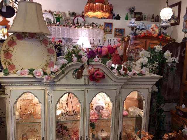 Alices Vintage Cottage | 1255 Apple Ave, Wrightwood, CA 92397, USA | Phone: (909) 800-1687