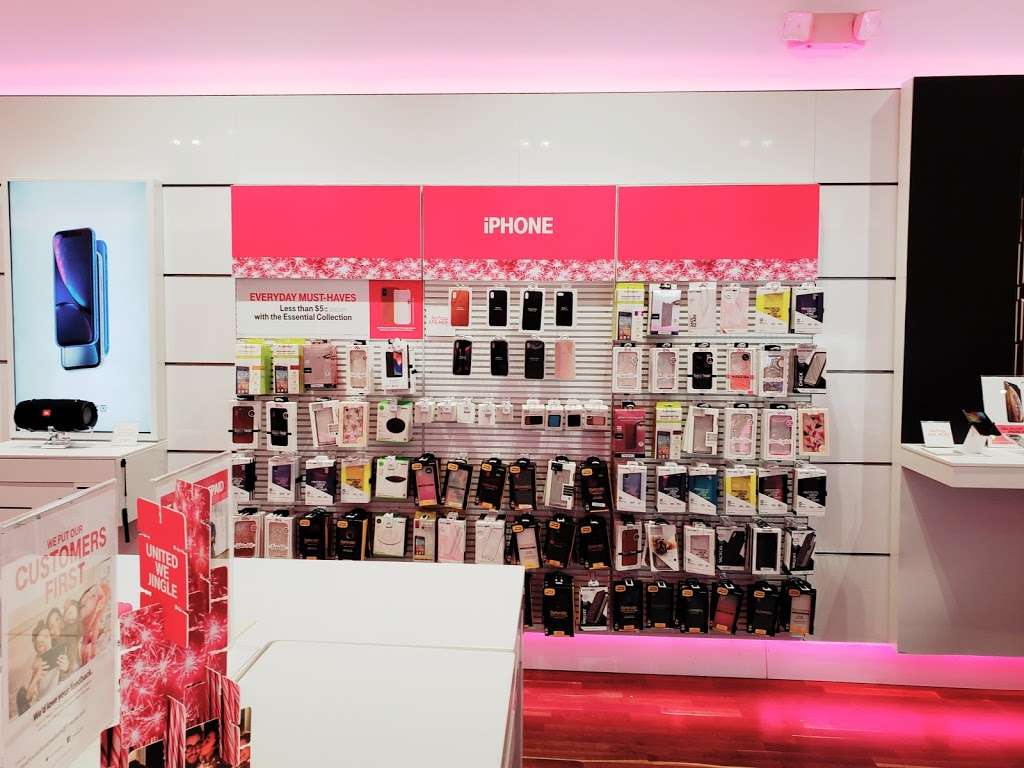 T-Mobile | 1700 W International Speedway Blvd #308, Daytona Beach, FL 32114, USA | Phone: (386) 238-6408