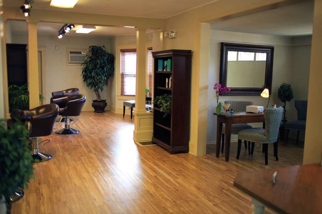 Hudson & Canal, Salon~Barber~Nails | 22 Hudson Ave, Red Bank, NJ 07701, USA | Phone: (732) 212-1990