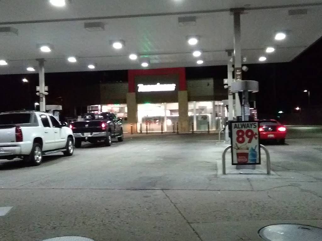 closest thorntons gas station to me