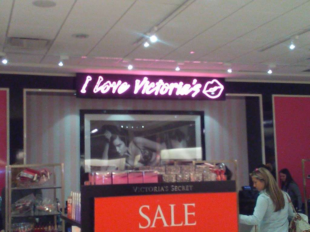 Victorias Secret & PINK | 1700 Volusia Avenue, 508, Daytona Beach, FL 32114, USA | Phone: (386) 257-3007