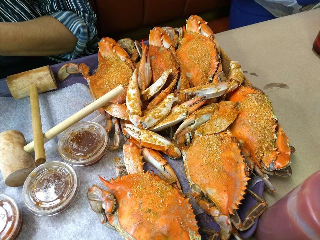 Kathys Crab House | 107 5th St, Delaware City, DE 19706 | Phone: (302) 834-2279