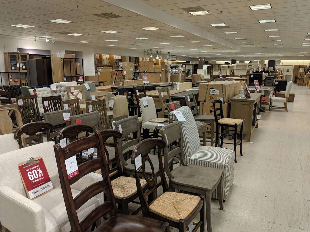 Pottery Barn Outlet | 35 S Willowdale Dr Ste 1808, Lancaster, PA 17602 | Phone: (717) 290-2809