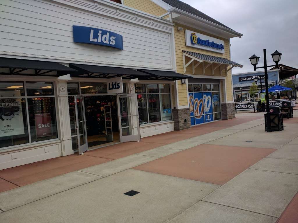 Lids | 80 Premium Outlets Blvd SP0691, Merrimack, NH 03054, USA | Phone: (603) 424-7677