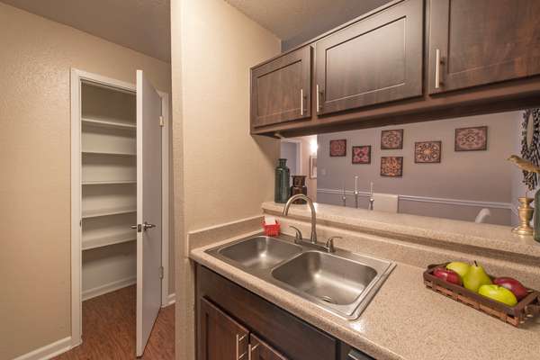 Lexington Apartments | 12000 Sawmill Rd, Spring, TX 77380 | Phone: (281) 367-0097