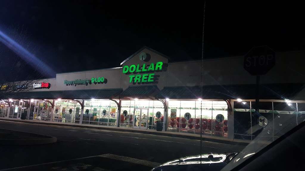 Dollar Tree | 220 Crossings Blvd, Elverson, PA 19520, USA | Phone: (610) 913-1068