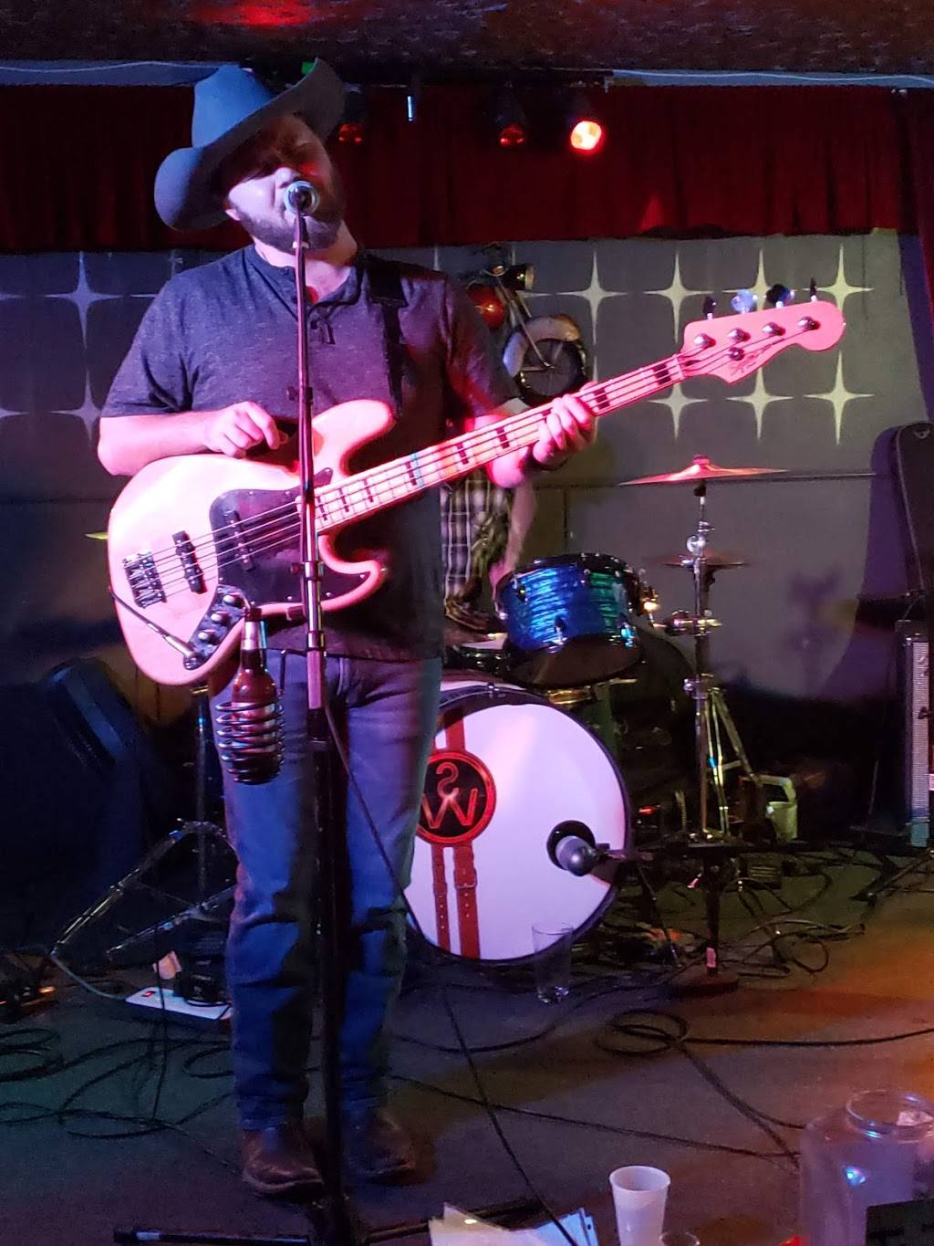 Eastside Bar and Grill | 2530 NE 82nd Ave, Portland, OR 97220, USA | Phone: (503) 234-2337