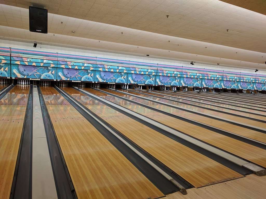 Elk Grove Bowl | 53 S Arlington Heights Rd, Elk Grove Village, IL 60007, USA | Phone: (847) 437-3393